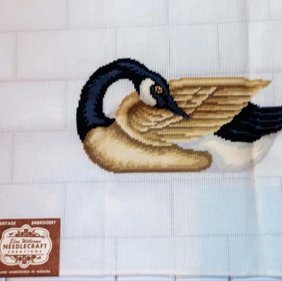 Elsa Williams Needlecraft creations Heritage Embroidery Regal Goose canvas 18X24 - Picture 6 of 14
